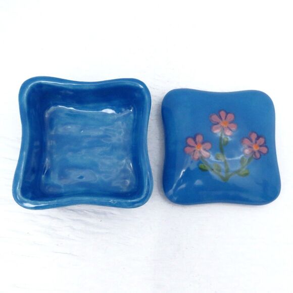 Handmade Ceramic Lidded Blue Square Trinket Dish with Handpainted Flowers - Picture 1 of 6